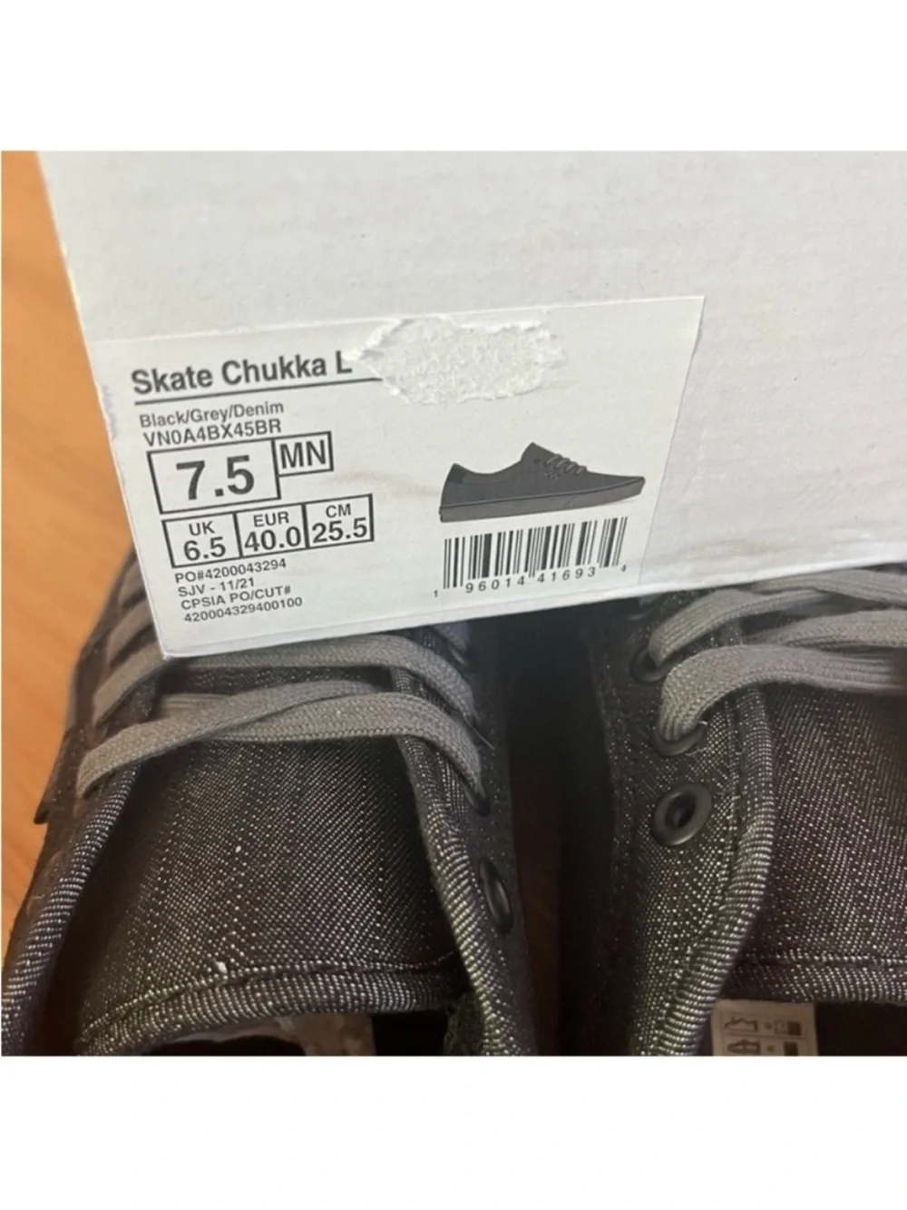 Vans Skate Chukka Low Shoe Black/ Grey Women 9.0 US Mens 7.5 US